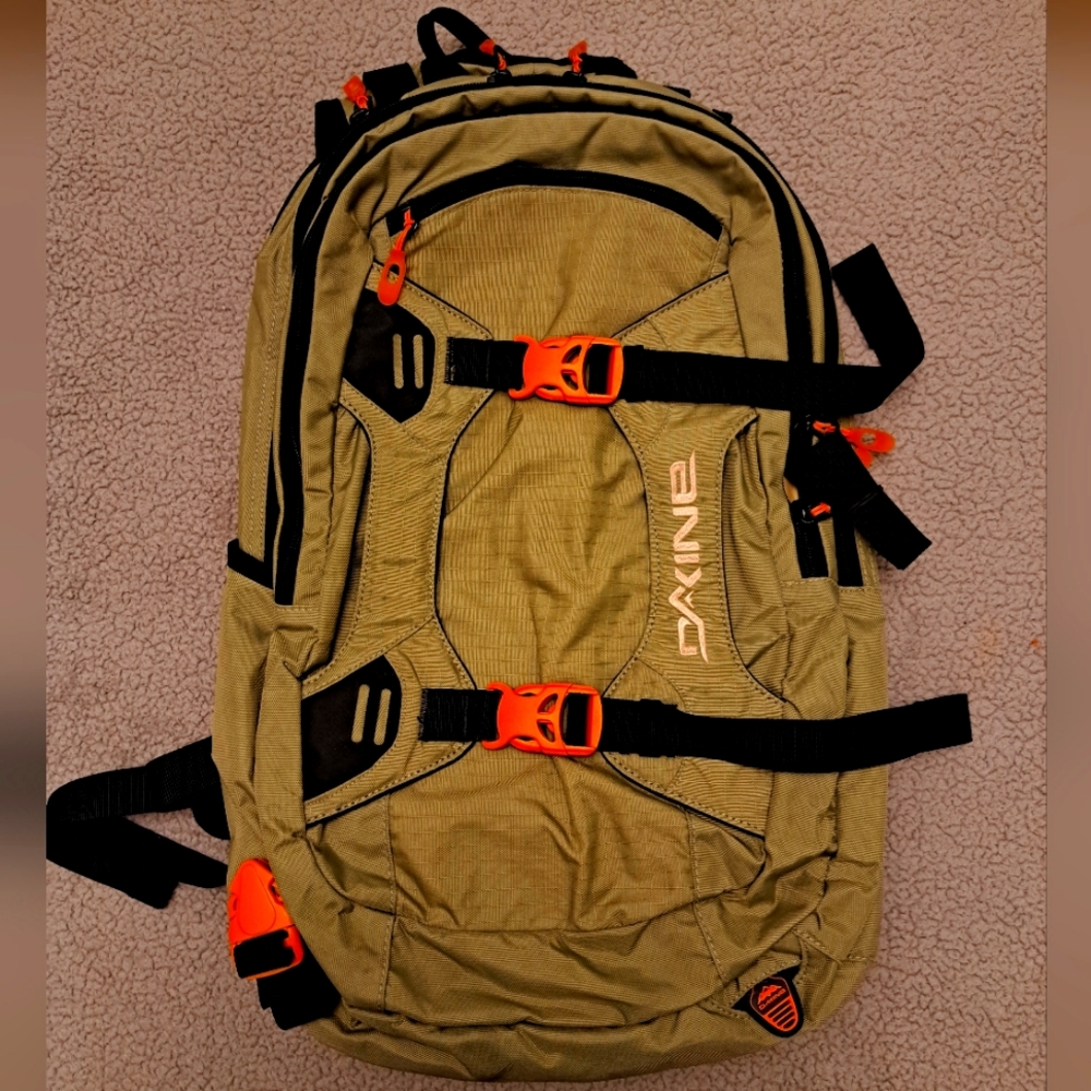 Dakine Heli-Pro Snowboard/Ski Backpack